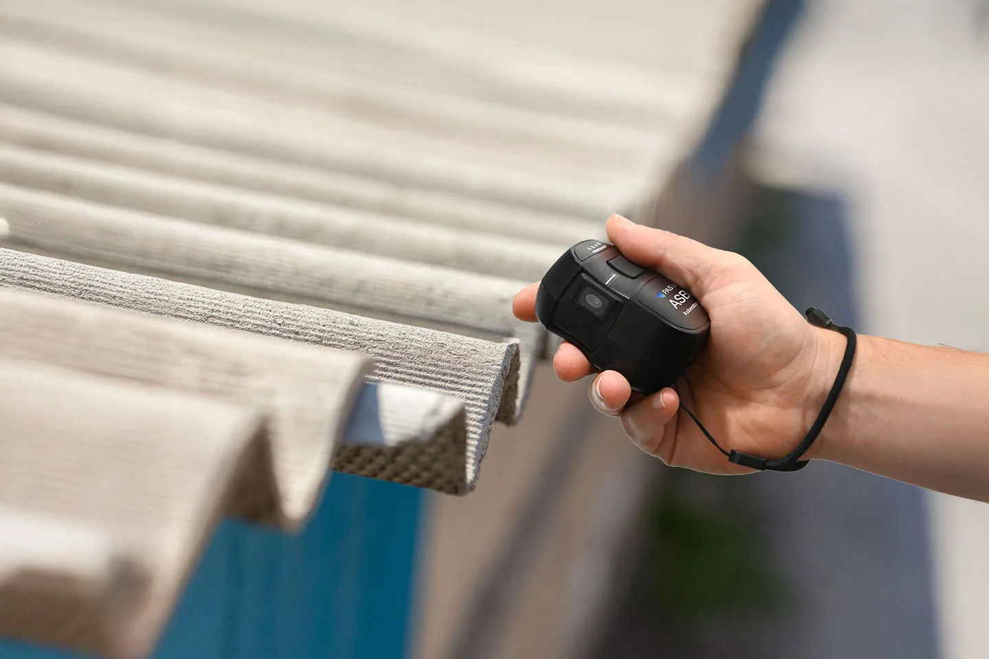 ASBPro-asbestos-roof-hand-bigger-2eb252fb